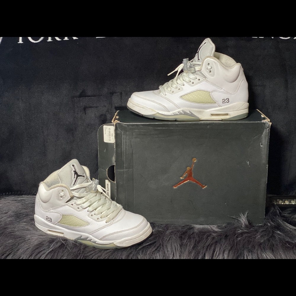 WHITE METALLIC 5s